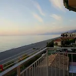 Comfort In Riva Al Mare Appartamento Belmonte Calabro
